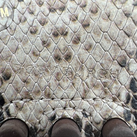 Tory Burch Tan Black Kendrick Driver Python Moccasin Loafer Size 7 1/2 Women’s - Picture 11 of 11